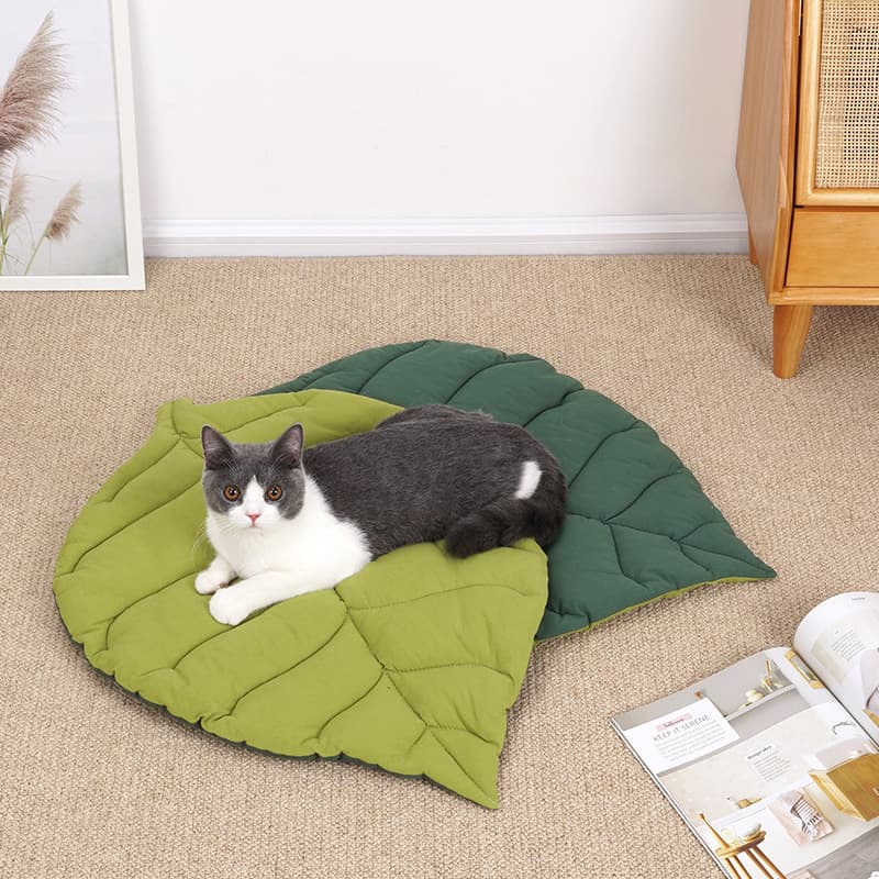 Leaf-Shaped Dog Bed Mat Crate Pad Washable Mattress for Dogs Kennel